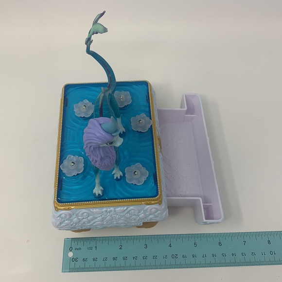 Disney Raya & The Last Dragon Sisu Jewelry Chest Box Changing Lights & Music - Picture 7 of 17